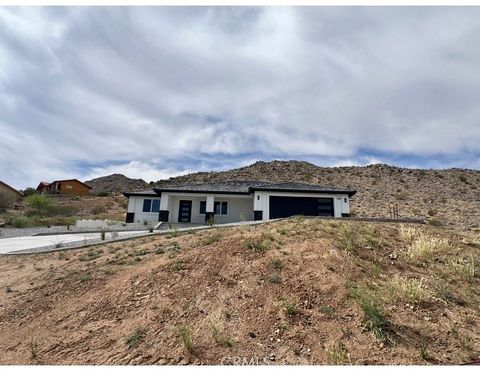 Photo of 16196 Rancherias Road, Apple Valley, CA 92307 (MLS # CV26073772)