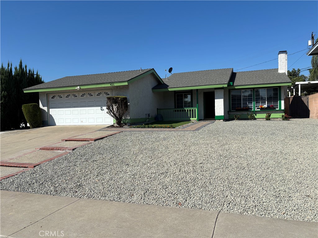 5 minute walk to Walnut High school and Suzanne Middle school;
a few minute drive to Mt Sac college and freeway 60, 10 or 57;
ADU (accessory dwelling unit) potential ;
Beautiful and water conserving garden with a lemon tree and a guava tree in the backyard
