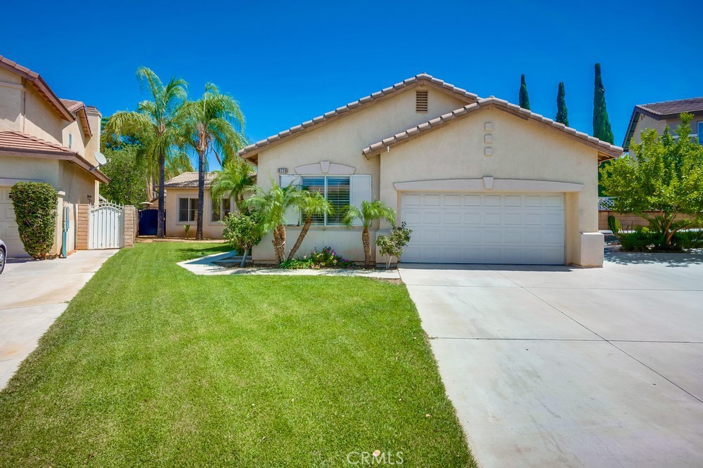 Beautiful Single Story Family Home in Desirable Indian Hills Area. Fireplace in Living Room and Dining Area, Ceramic tiled floors throughout the entire home , Spacious Kitchen with Center Island, Granite Countertops and Walk-In Pantry, Master Bedroom with High Ceilings and In-suite bath. Inside Laundry facilities. Huge Size Backyard Lined with Palm Trees. Walking Distance to Indian Hills Elementary. Just Minutes from Shopping Plaza and Golf Courses. Priced to sell !!! Let's open escrow.