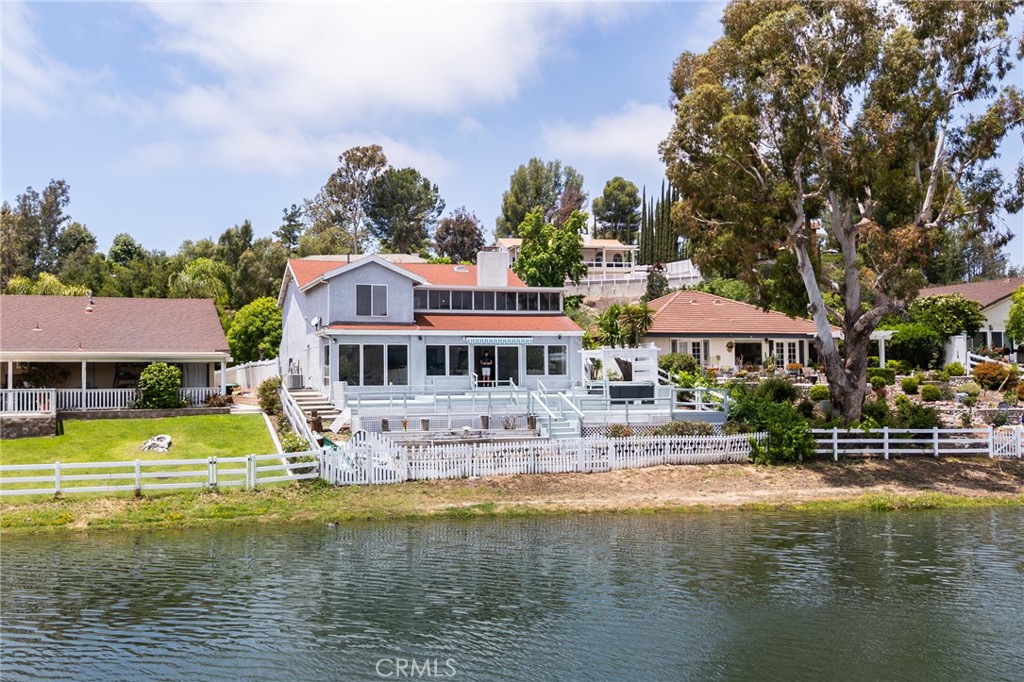 42768 Santa Suzanne Place
