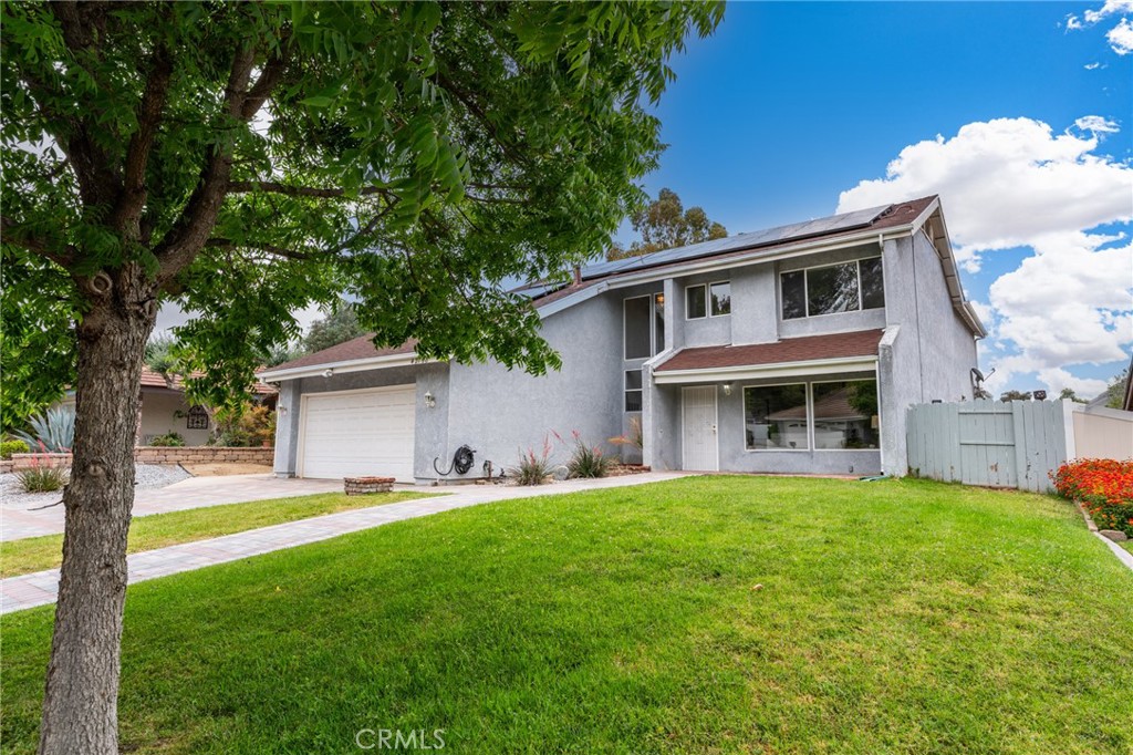 42768 Santa Suzanne Place