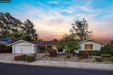 Photo of 61 Sullivan Dr Dr, Moraga, CA 94556 (MLS # 41129449)
