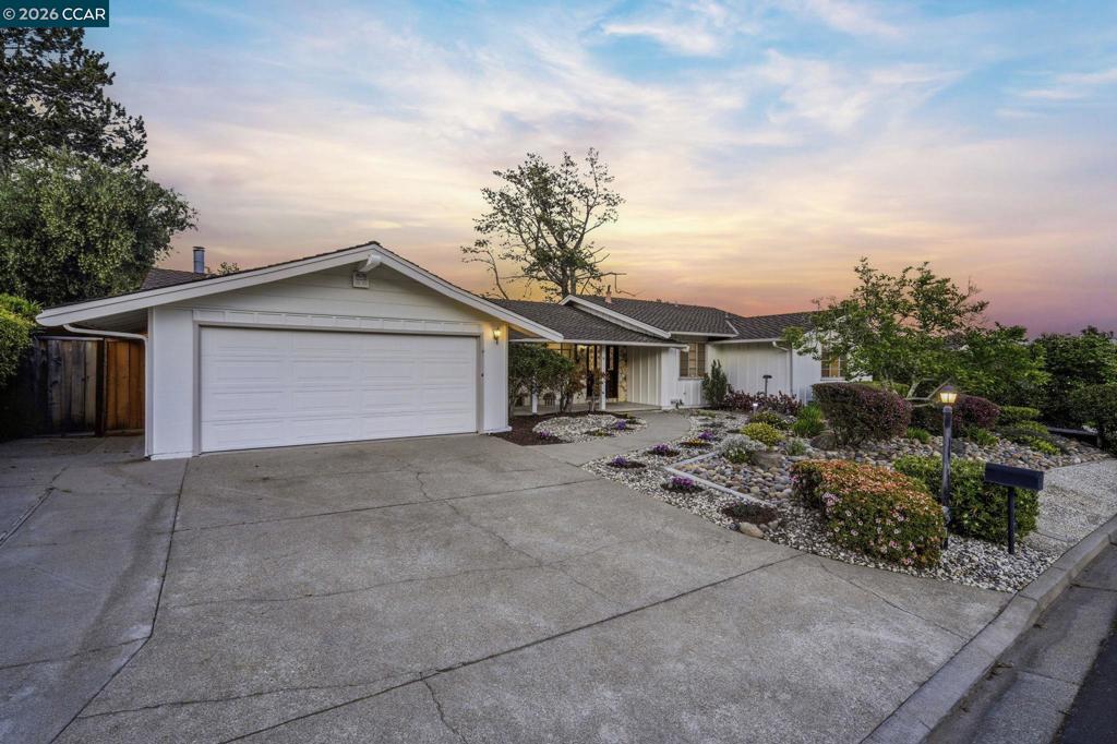 61 Sullivan Dr
