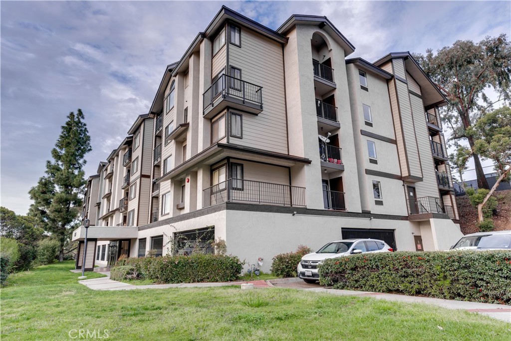 Welcome to this beautifully updated 2-bedroom, 2-bathroom condo in the heart of San Diego's Redwood Village neighborhood. Spanning 1,069 square feet, this home offers a perfect blend of comfort and modern style. Modern Interior: Enjoy the elegance of vinyl plank flooring throughout and a fully remodeled kitchen equipped with quartz countertops and stainless steel appliances. Spacious Layout: The open-concept design provides a seamless flow between the living, dining, and kitchen areas, ideal for relaxation and entertaining. Private Balcony: Step outside to your private balcony, perfect for morning coffee or evening relaxation. Convenient Amenities: Benefit from in-unit laundry facilities, central air conditioning, and two assigned parking spaces in a secure garage. Community Perks: Located within a well-maintained complex that offers biking paths and sidewalks, and is managed by Pernicano Management.
