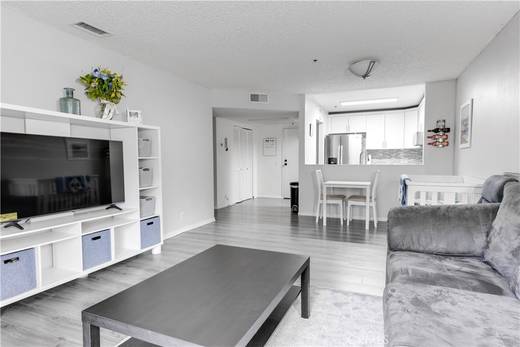 3955 Faircross Place 48