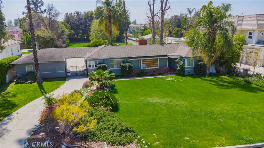 212 W Las Flores Avenue