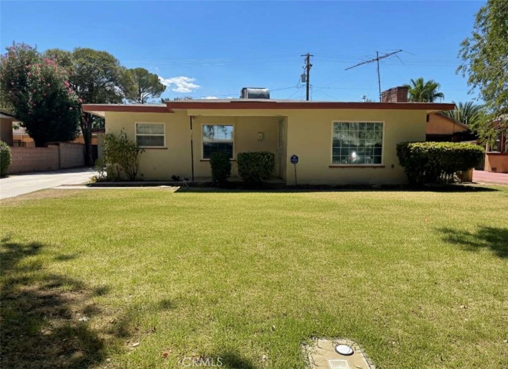 Beautiful starter home on a quaint tree lined street in West Lancaster. This cozy home has spacious bedrooms, solid surface tile and laminate flooring (no carpet!) indoor laundry, central heating and air and so much more. Detached garage could be easily converted to an ADU with alley access. The possibilities are endless!