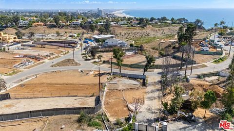 Tiny photo for 419 Lombard Avenue, Pacific Palisades, CA 90272 (MLS # 25603277)
