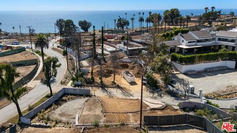 Tiny photo for 419 Lombard Avenue, Pacific Palisades, CA 90272 (MLS # 25603277)
