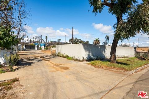 Tiny photo for 419 Lombard Avenue, Pacific Palisades, CA 90272 (MLS # 25603277)