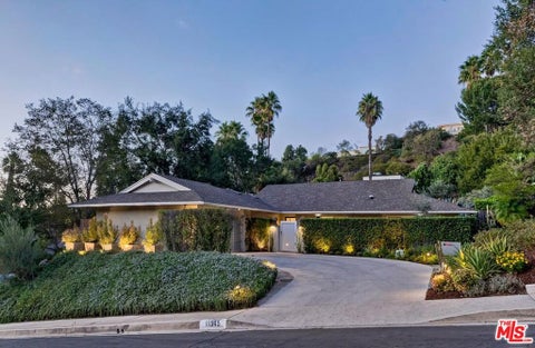 Photo of 11545 Dona Cecilia Drive, Studio City, CA 91604 (MLS # 26997145)