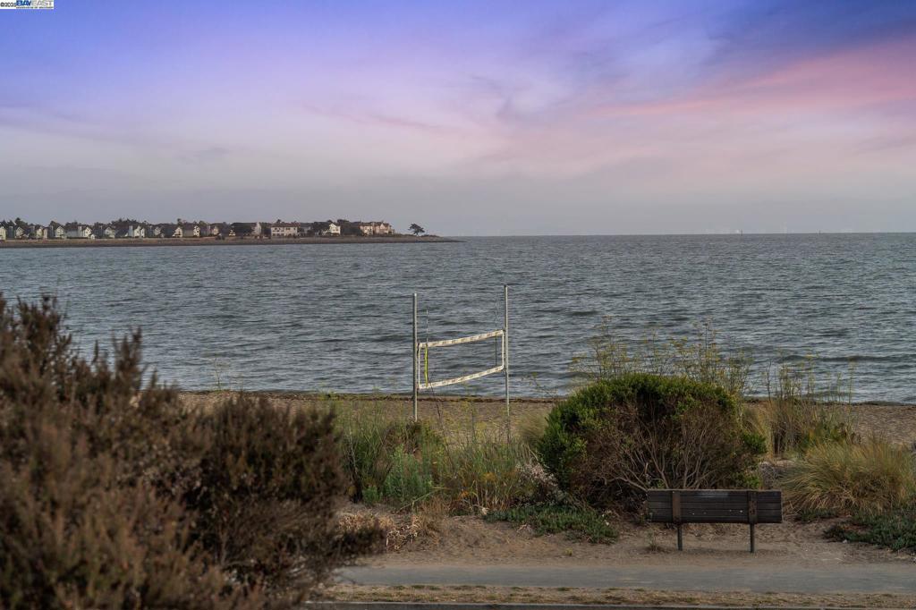 SOUTHSHORE - Residential