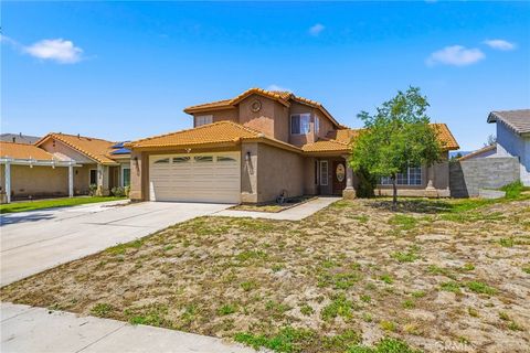 Photo of 1505 Canterbury CIR, Redlands, CA 92374 (MLS # CV26102810)