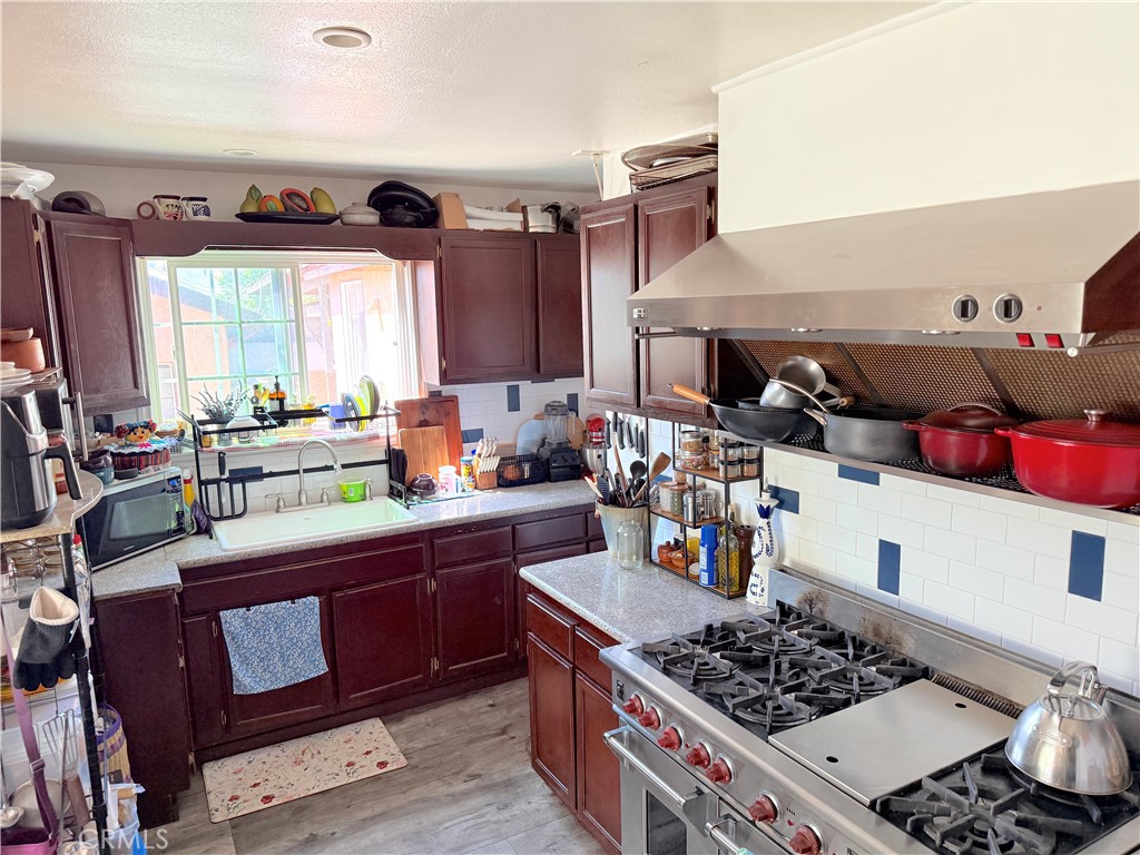 548 W 108th Street