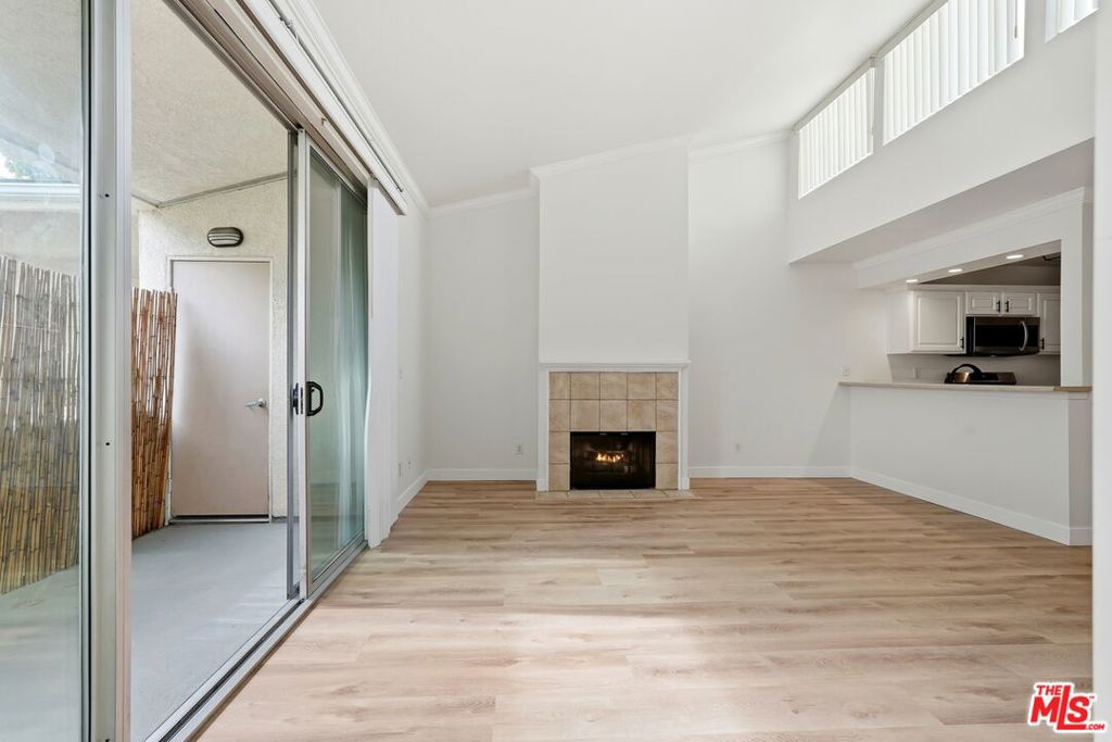 5325 Newcastle Avenue 342