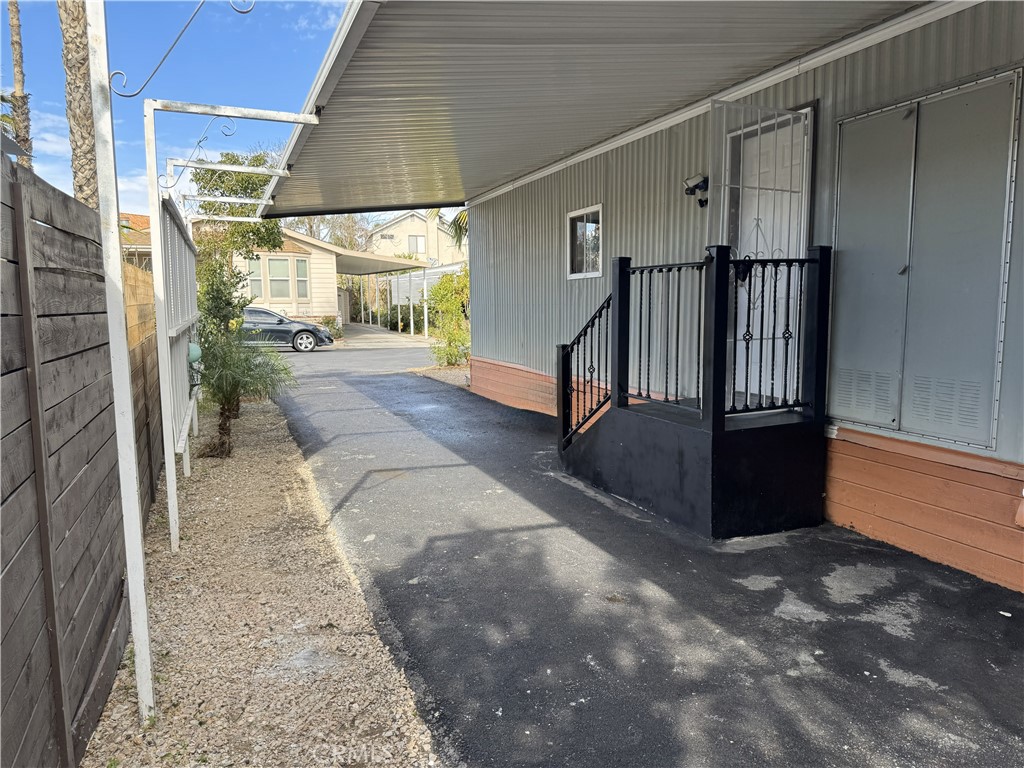 1025 S Riverside Avenue 66