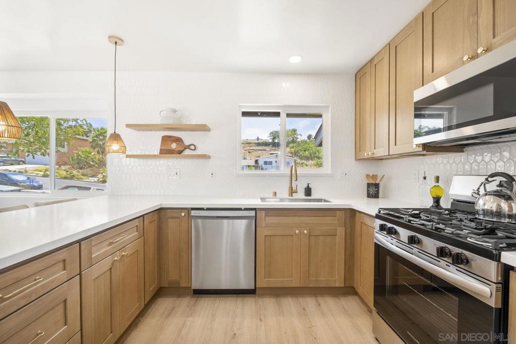 3912 Wooster Dr