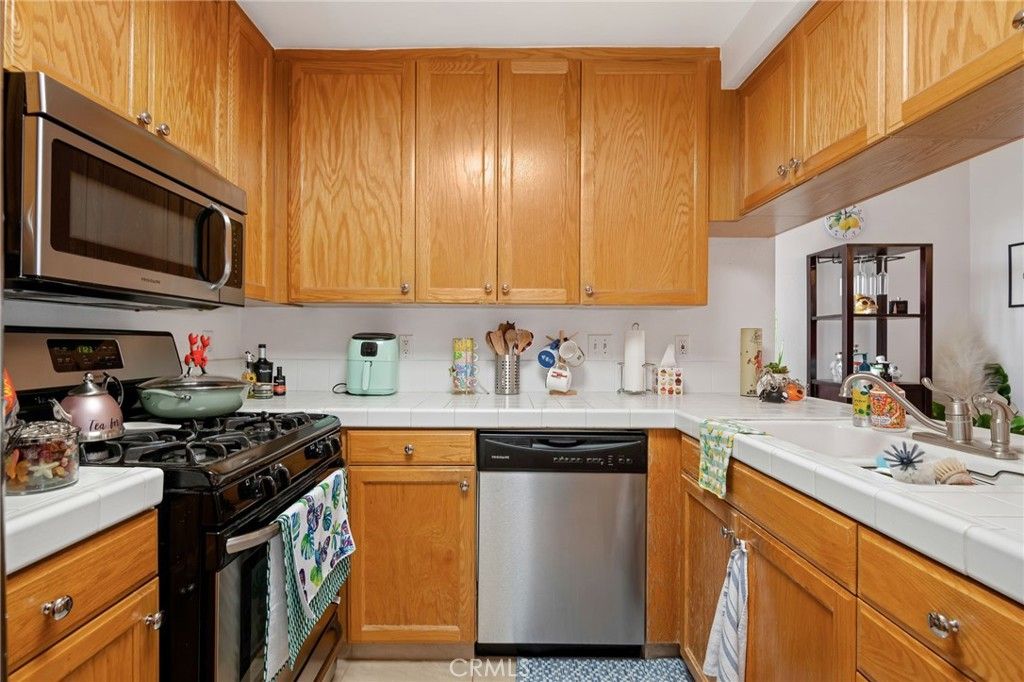 Photo of 15760 Midwood Drive #6, Granada Hills, CA 91344 (MLS # SR25144910)