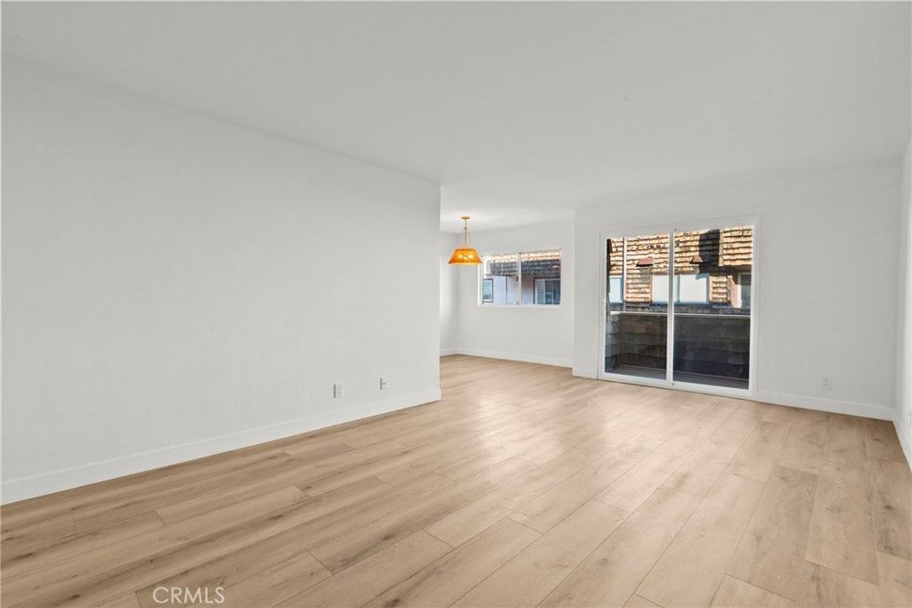 Photo of 5400 Newcastle Ave, Encino, CA 91316 (MLS # SR25273123)