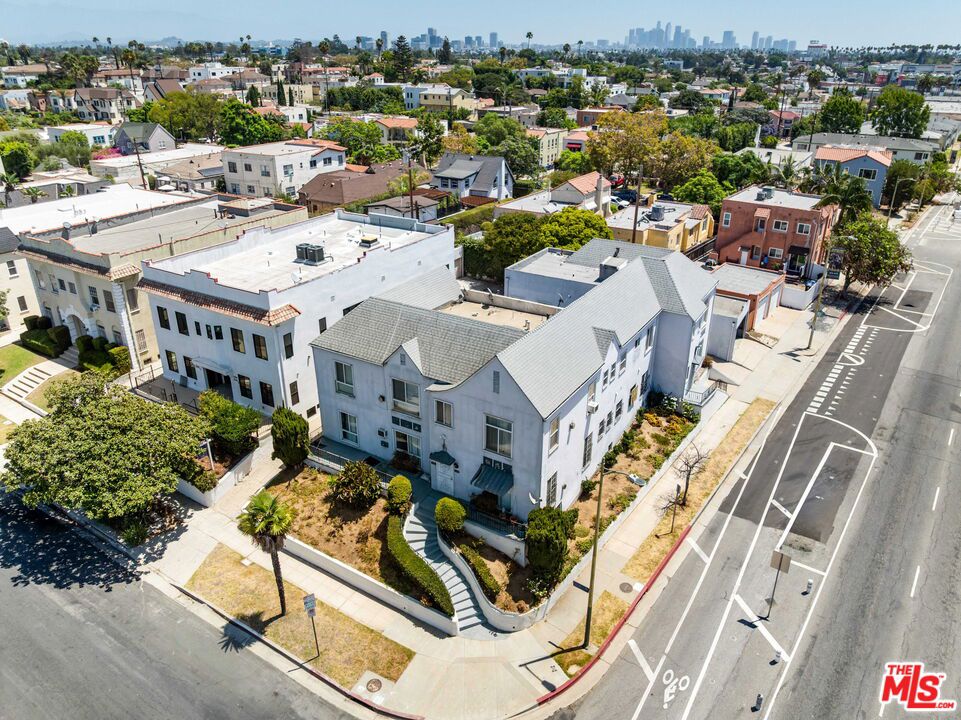 493 San Vicente Boulevard