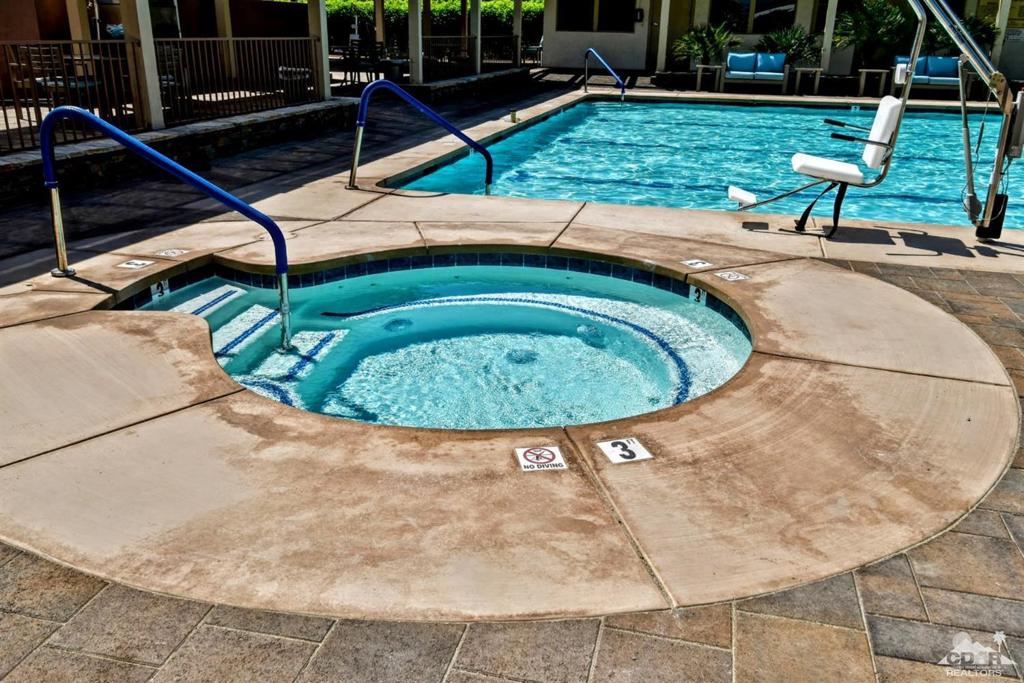 Palm Desert Greens - Manufactured In Park