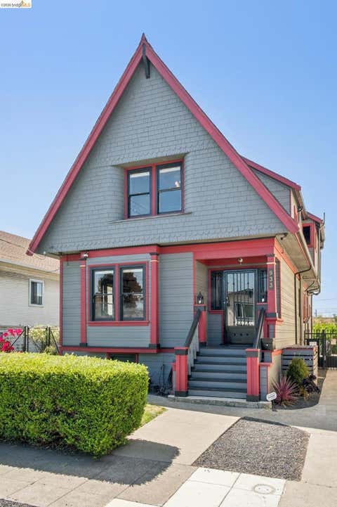 Photo of 933 37Th St ST, Oakland, CA 94608 (MLS # 41143892)