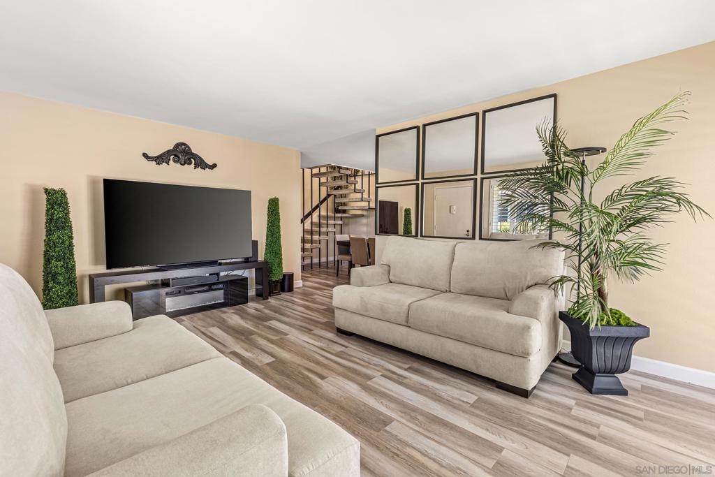 10112 Caminito Volar