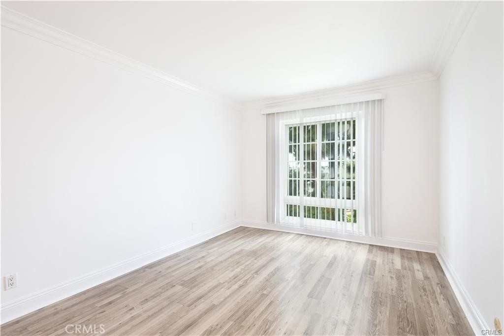 Versailles (VERS) - Residential