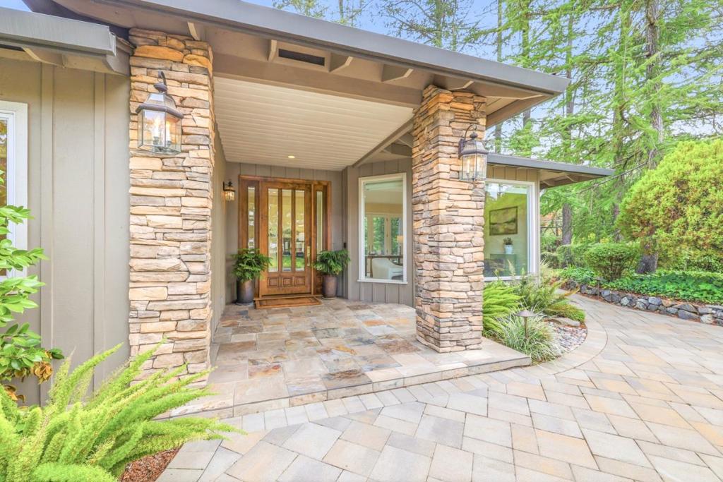 18113 Saratoga Los Gatos Road