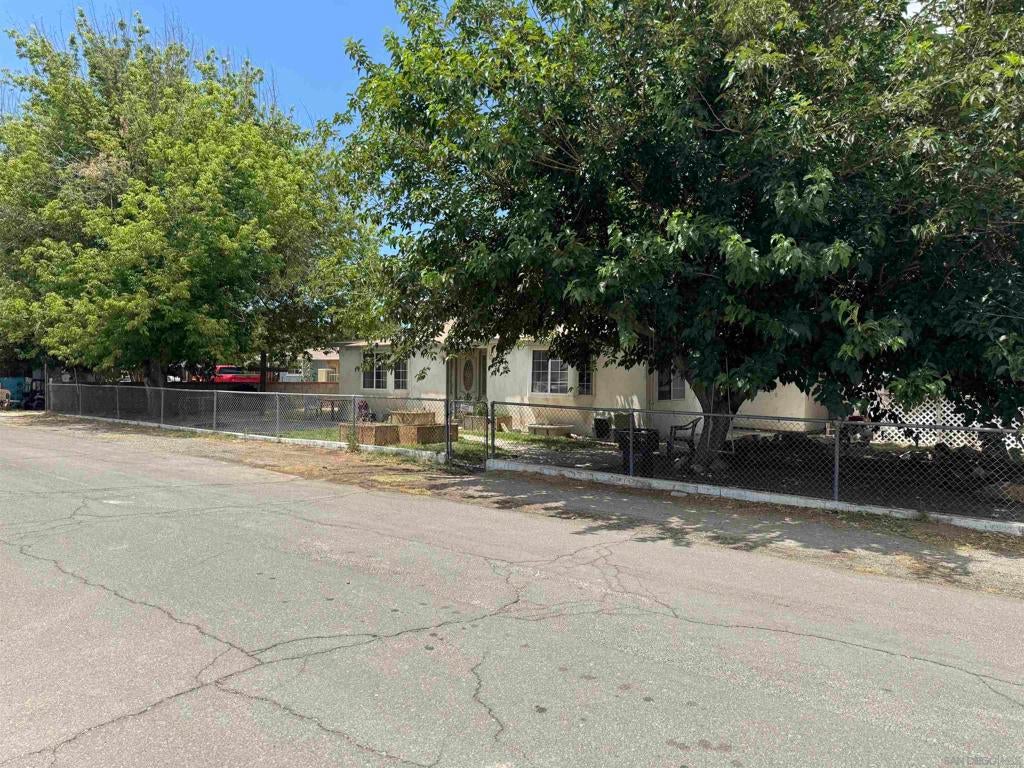 44622 Holtville Ave