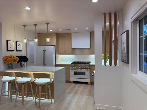 Photo of 21315 De La Guerra Street, Woodland Hills, CA 91364 (MLS # SR26230439)
