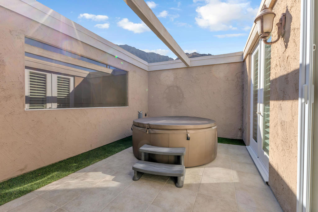 Indian Wells C.C. - Residential