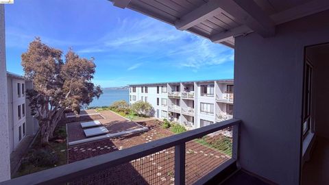 Photo of 6 Captain Dr. Dr #E428, Emeryville, CA 94608 (MLS # 41128882)