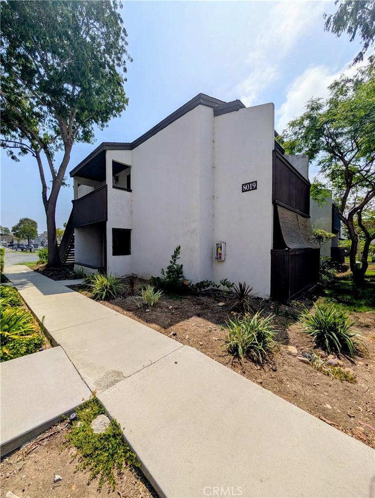 Welcome to the condominium Studio downstairs in the vibrant Mission Valley neighborhood of San Diego, CA. This appealing property is situated near a fantastic array of dining options and is conveniently located just minutes from essential amenities and recreational spots.
Key features include a comfortable living space with ample light, laminate flooring, new kitchen sink,walking closets, private balcony, club house, pool, laundry room.
The property is located within a short drive to key destinations. Enjoy the outdoors at nearby parks, including Civita Park and Old Trolley Barn Park.
This property offers a blank canvas for you to create your ideal living environment. Don’t miss out on the opportunity to make this wonderful space your own. Schedule a viewing today to experience the charm of Mission Valley living!