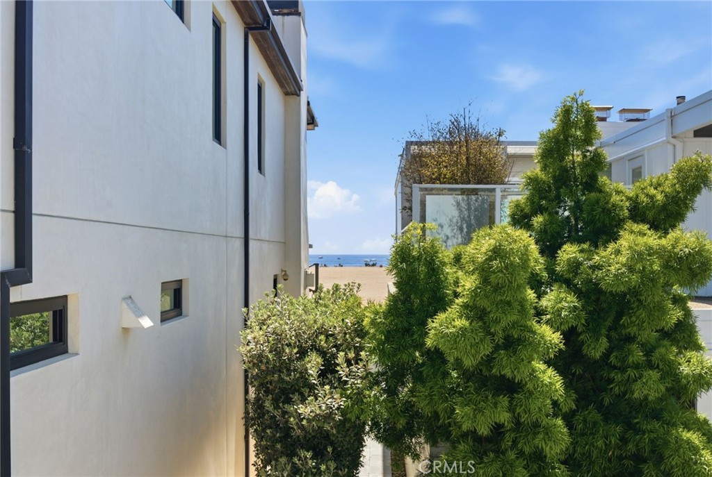 1210 W Oceanfront 1/2