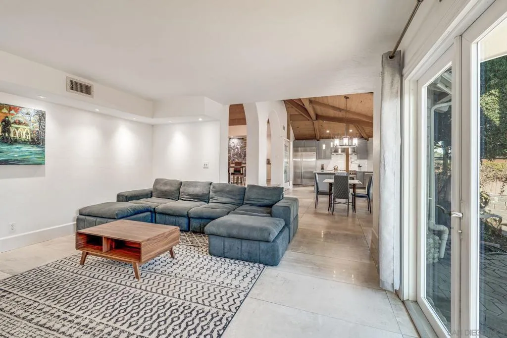 Carlsbad, California 92009, United States, 5 Bedrooms Bedrooms, ,5 BathroomsBathrooms,Residential,Active,141096