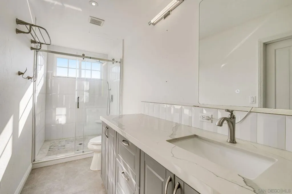 Carlsbad, California 92009, United States, 5 Bedrooms Bedrooms, ,5 BathroomsBathrooms,Residential,Active,141096