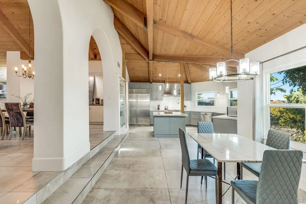 Carlsbad, California 92009, United States, 5 Bedrooms Bedrooms, ,5 BathroomsBathrooms,Residential,Active,141096