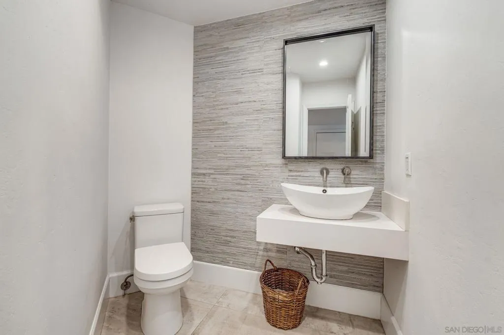 Carlsbad, California 92009, United States, 5 Bedrooms Bedrooms, ,5 BathroomsBathrooms,Residential,Active,141096