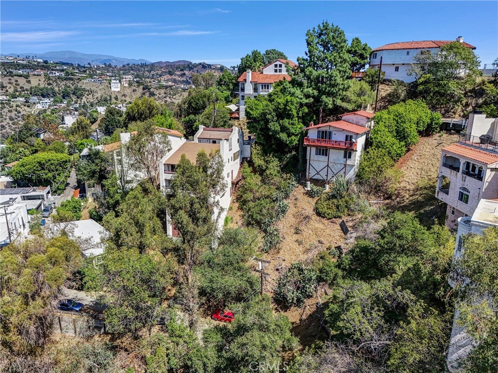 8289 Grand View