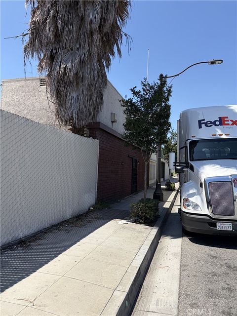 Photo of 5262 E Washington Blvd Blvd, Commerce, CA 90040 (MLS # GD26080120)