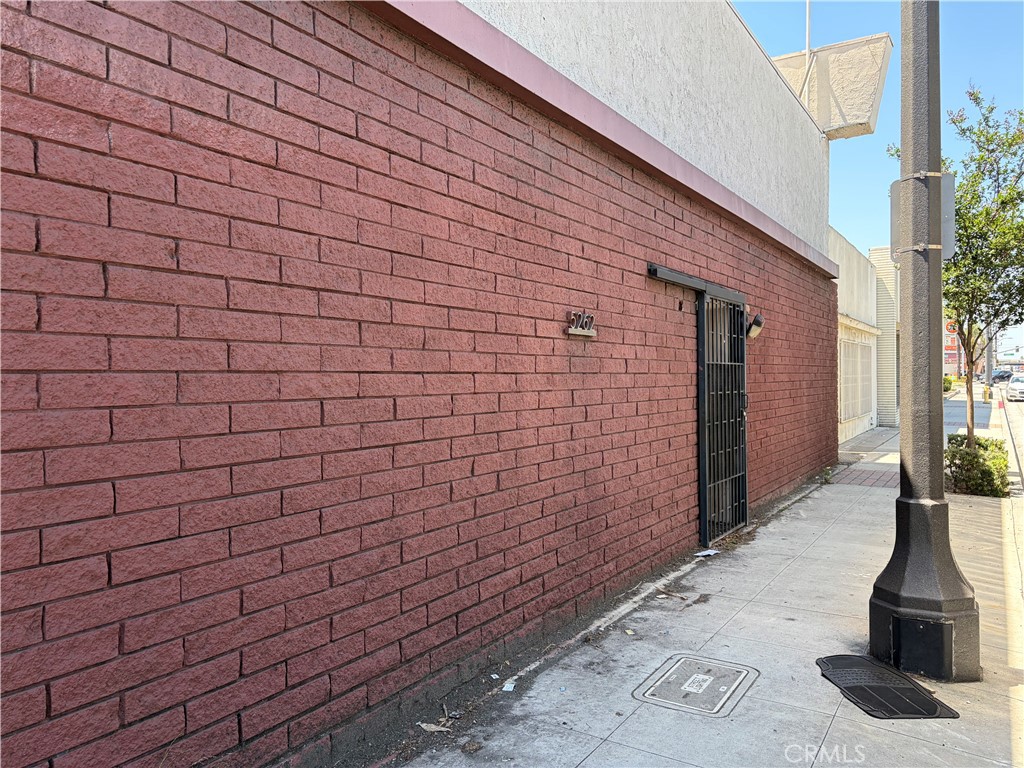 5262 E Washington Blvd