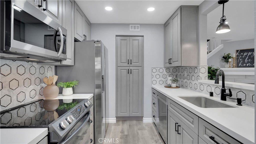 27 Christamon S, Irvine CA 92620 - Photo 10
