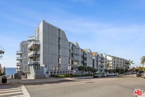 Tiny photo for 625 Esplanade #63, Redondo Beach, CA 90277 (MLS # 25606497)