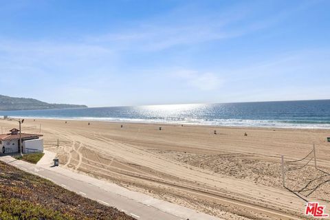 Tiny photo for 625 Esplanade #63, Redondo Beach, CA 90277 (MLS # 25606497)