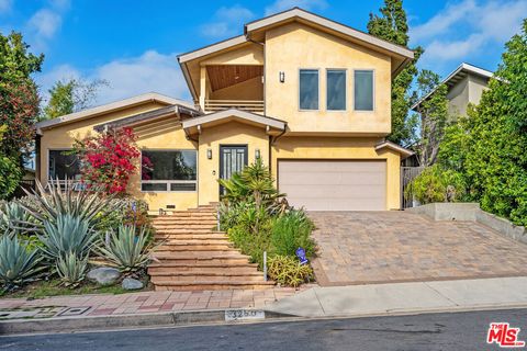 Photo of 3260 Malcolm Avenue, Los Angeles, CA 90034 (MLS # 26697055)