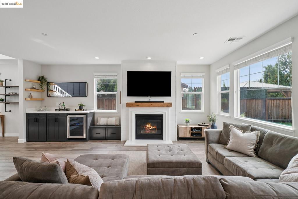 BRENTWOOD - Residential
