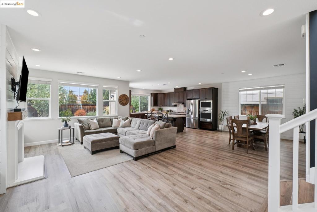 BRENTWOOD - Residential