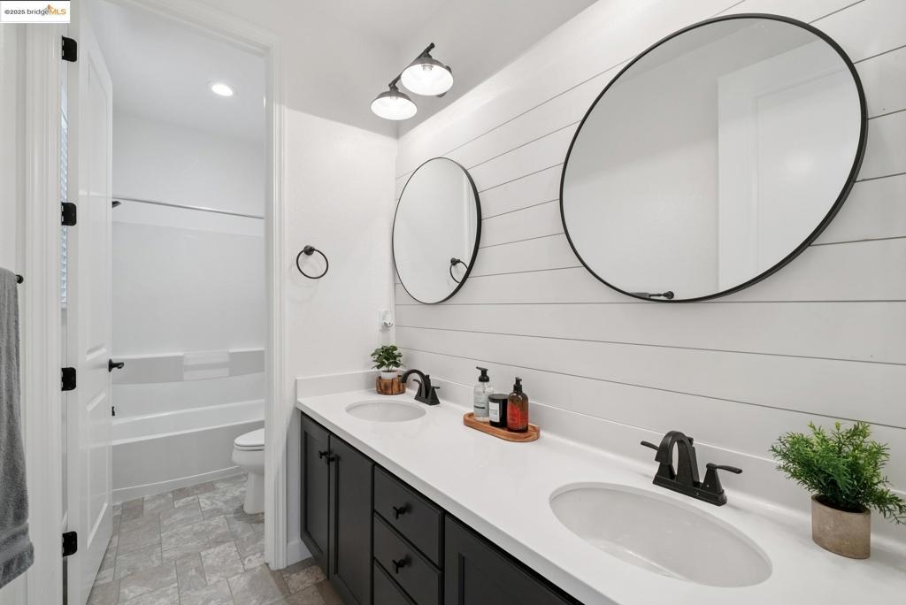 BRENTWOOD - Residential