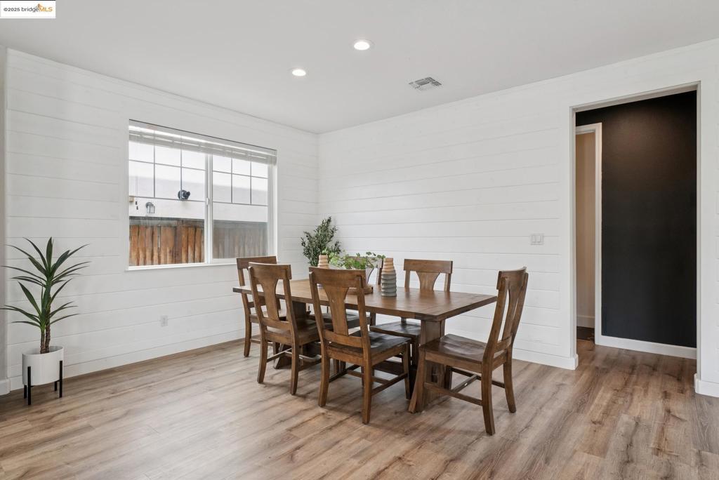 BRENTWOOD - Residential